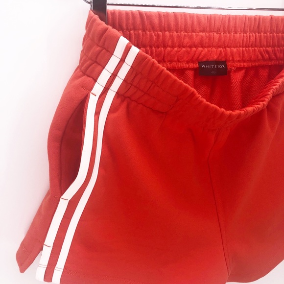 White Fox Switch It Up Shorts Cherry Red - Picture 6 of 6